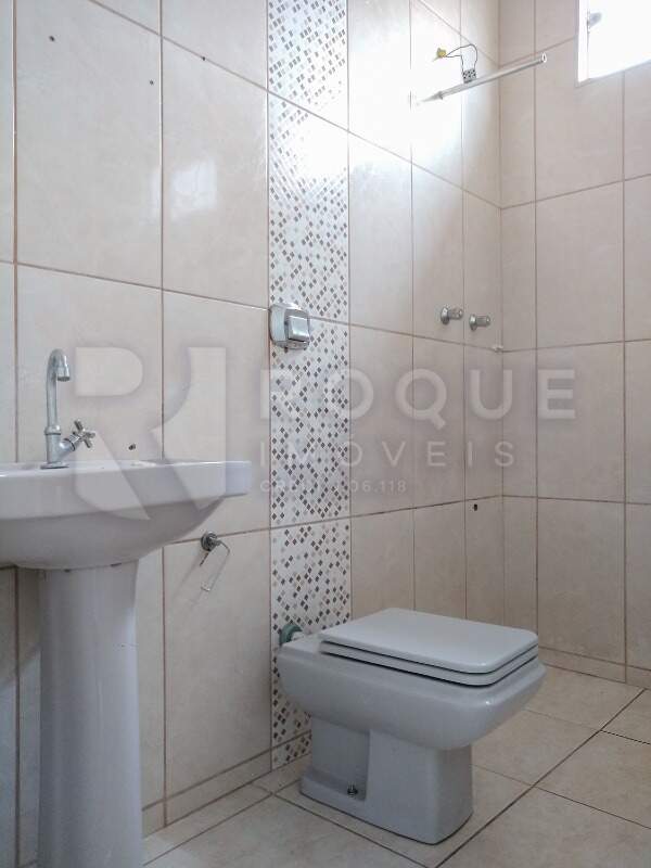 Casa Residencial para aluguel no bairro Centro: WC 