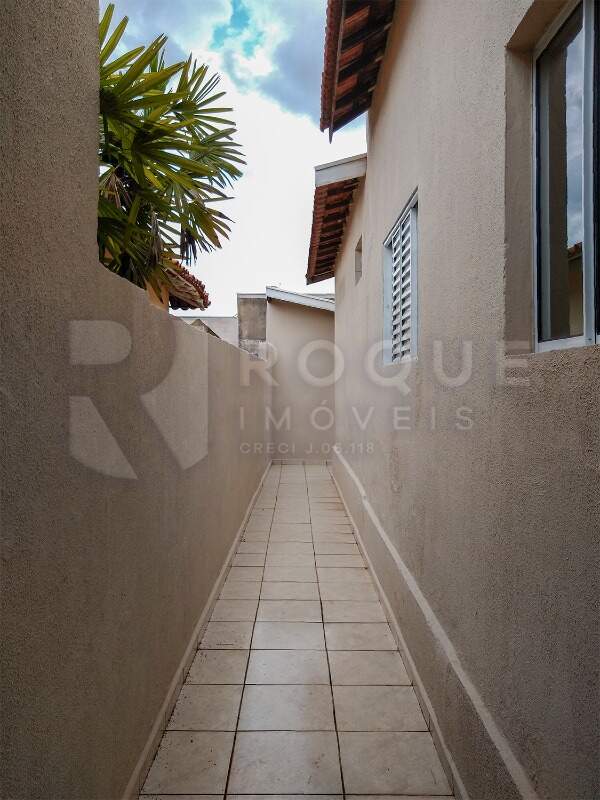 Casa Residencial para aluguel no bairro Centro: Corredor 