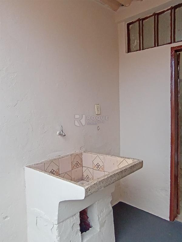 Casa Residencial para aluguel no bairro Jardim Planalto: Área de serviço 