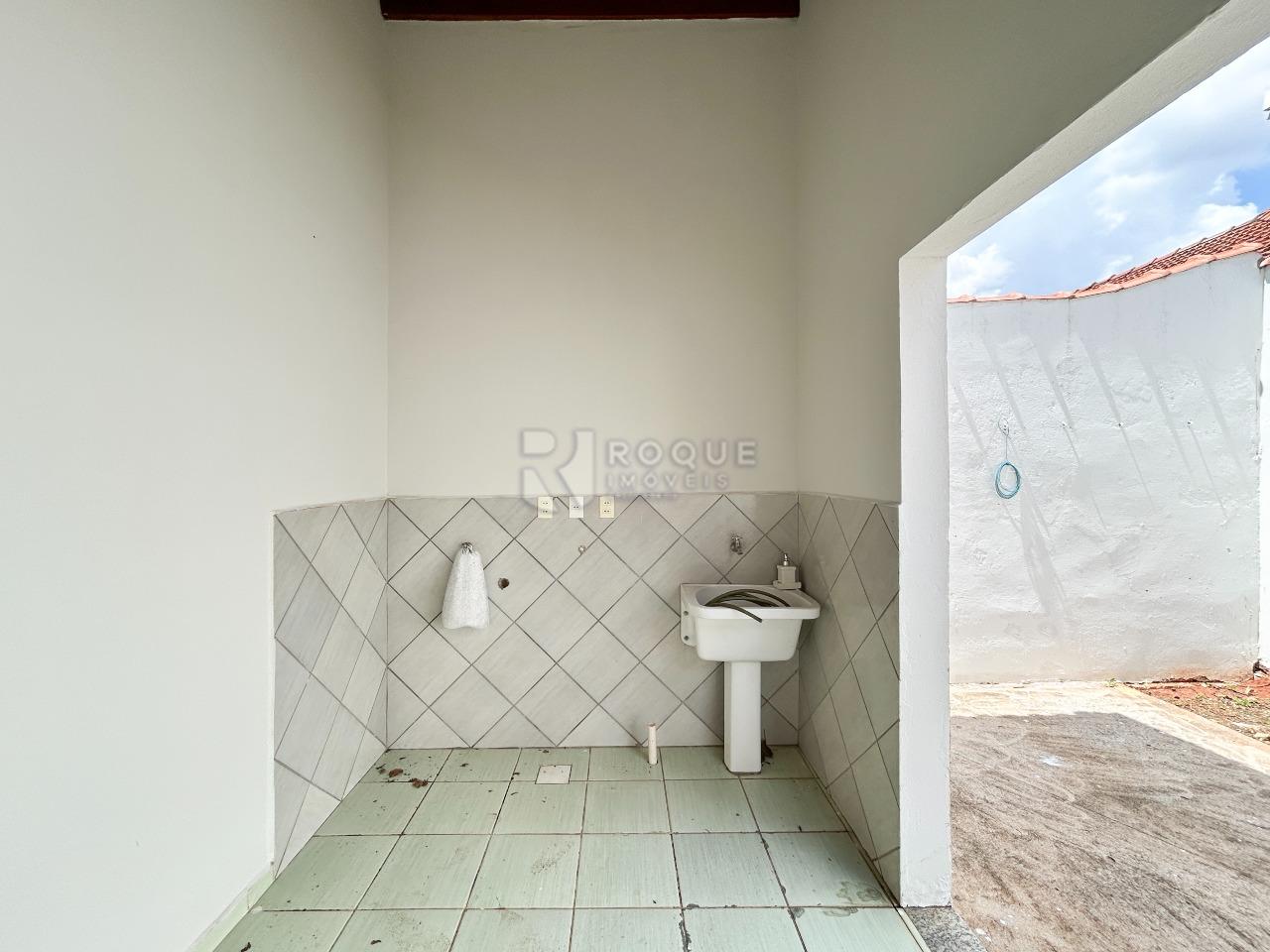 Casa Residencial para aluguel no bairro Cidade Jardim: Área de serviço 