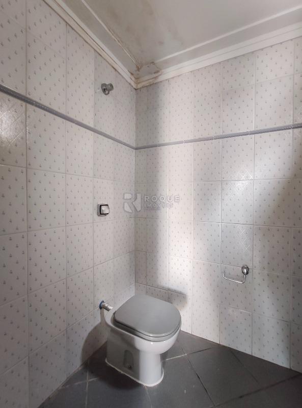 Casa Comercial para aluguel no bairro Vila Cristovam: WC 