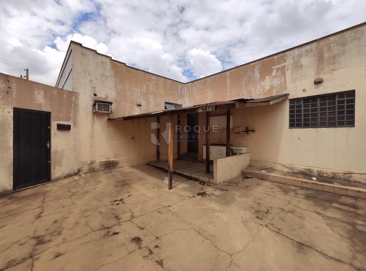 Casa Comercial para aluguel no bairro Vila Cristovam: Área externa 