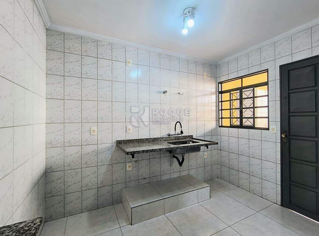 Casa Residencial para aluguel no bairro Vila Cristovam: Cozinha 