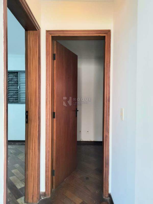 Casa Residencial para aluguel no bairro Vila Cristovam: Hall