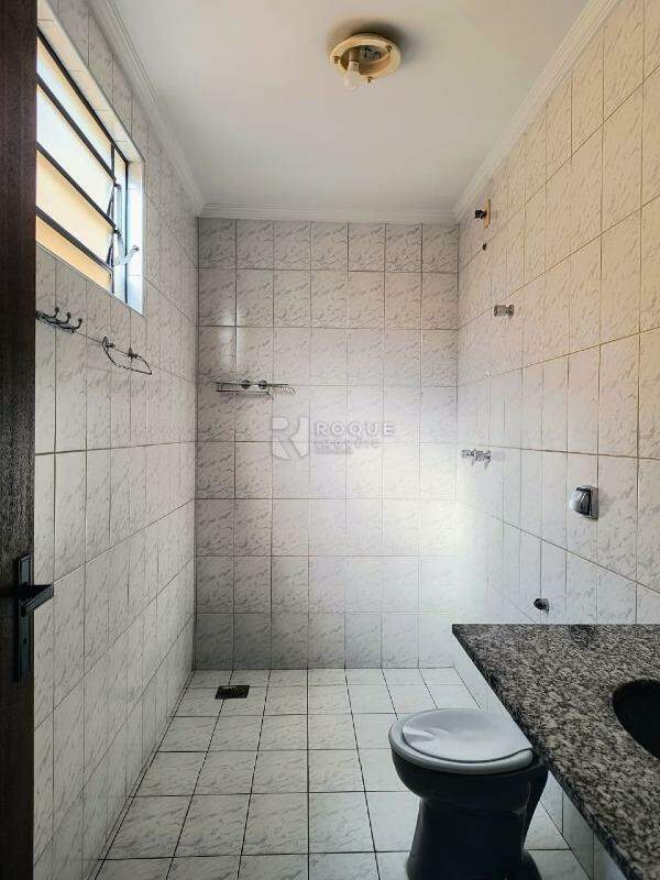 Casa Residencial para aluguel no bairro Vila Cristovam: Wc social 01