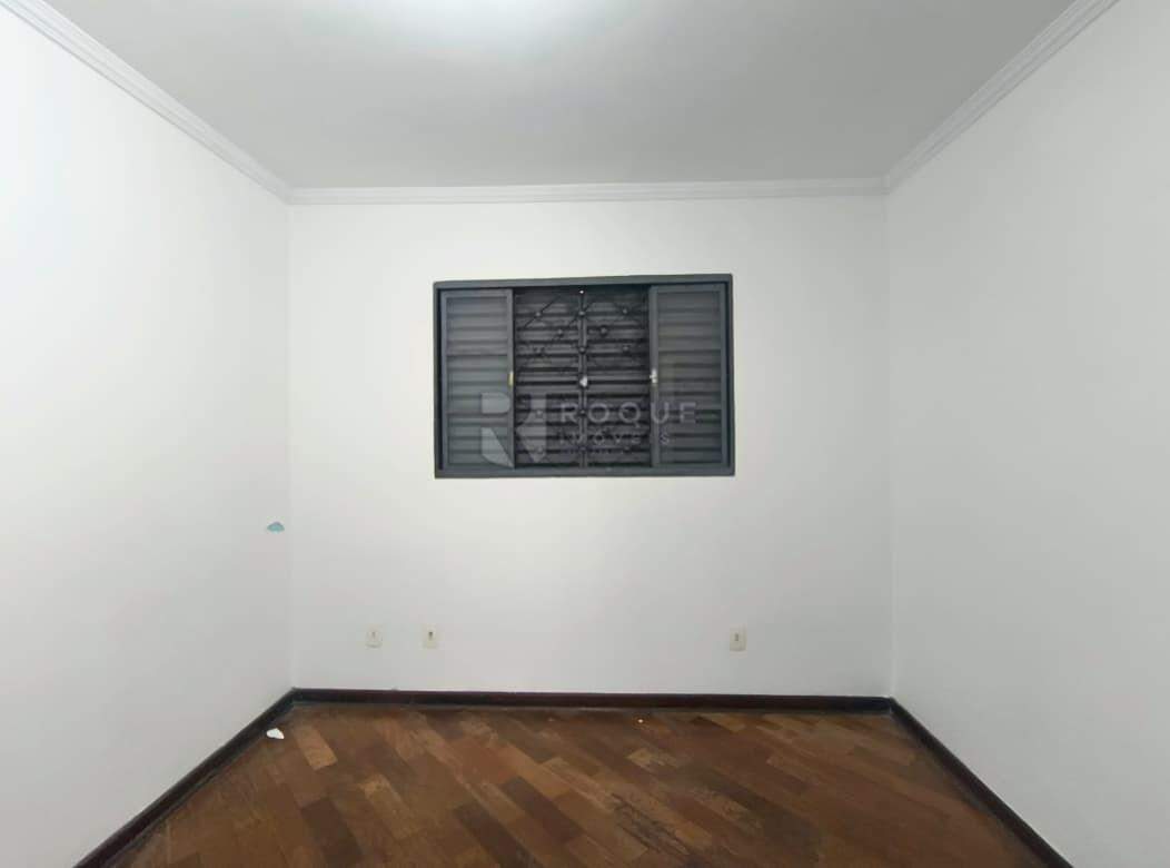 Casa Residencial para aluguel no bairro Vila Cristovam: Dormitório 01