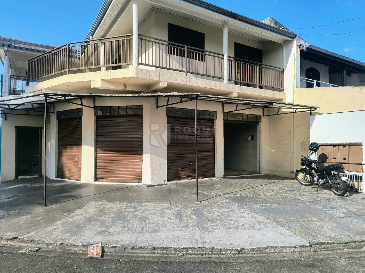 Casa com salão para aluguel no bairro Jardim da Graminha: Fachada