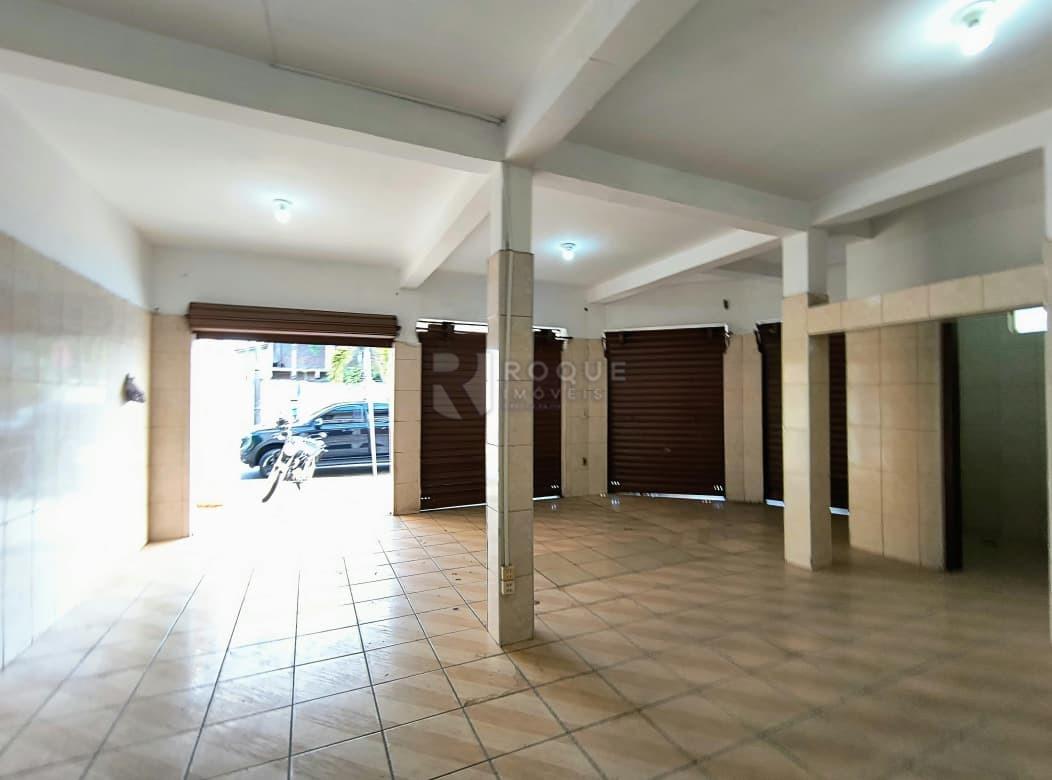 Casa com salão para aluguel no bairro Jardim da Graminha: Salão