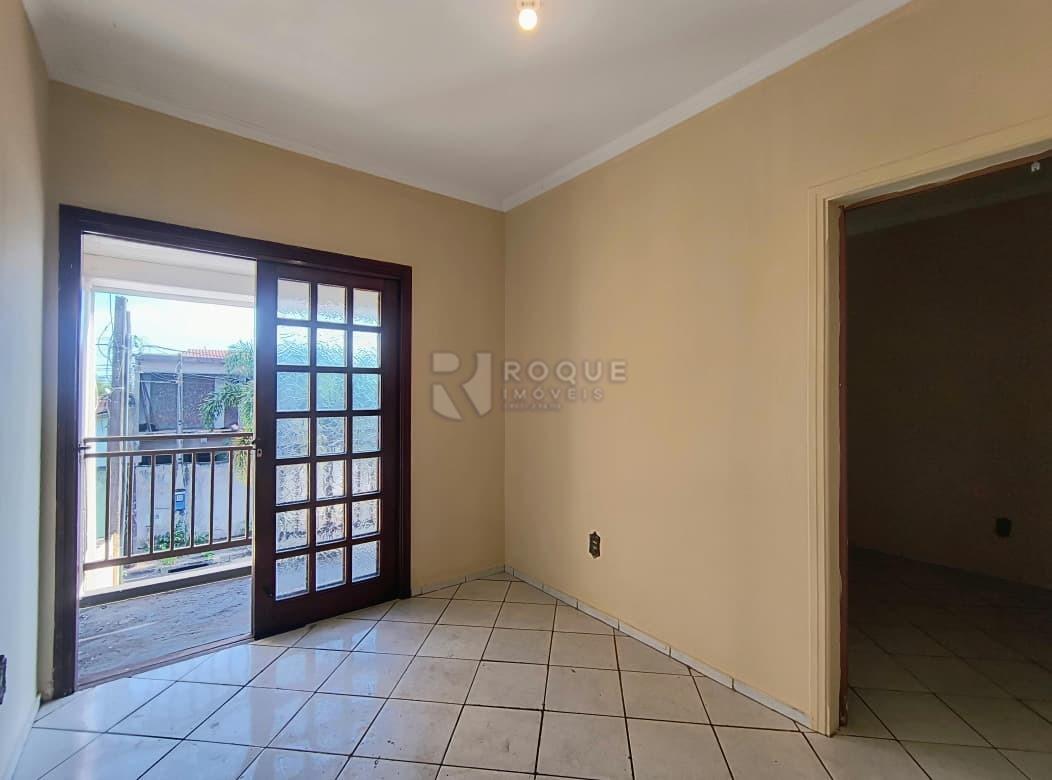 Casa com salão para aluguel no bairro Jardim da Graminha: Sala