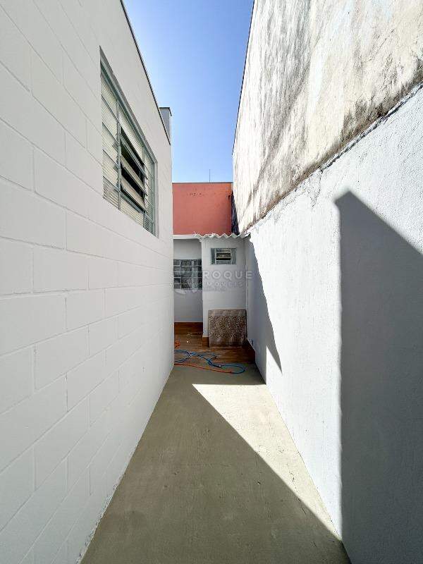 Salão para aluguel no bairro Jardim Residencial Recanto Alvorada: Corredor 
