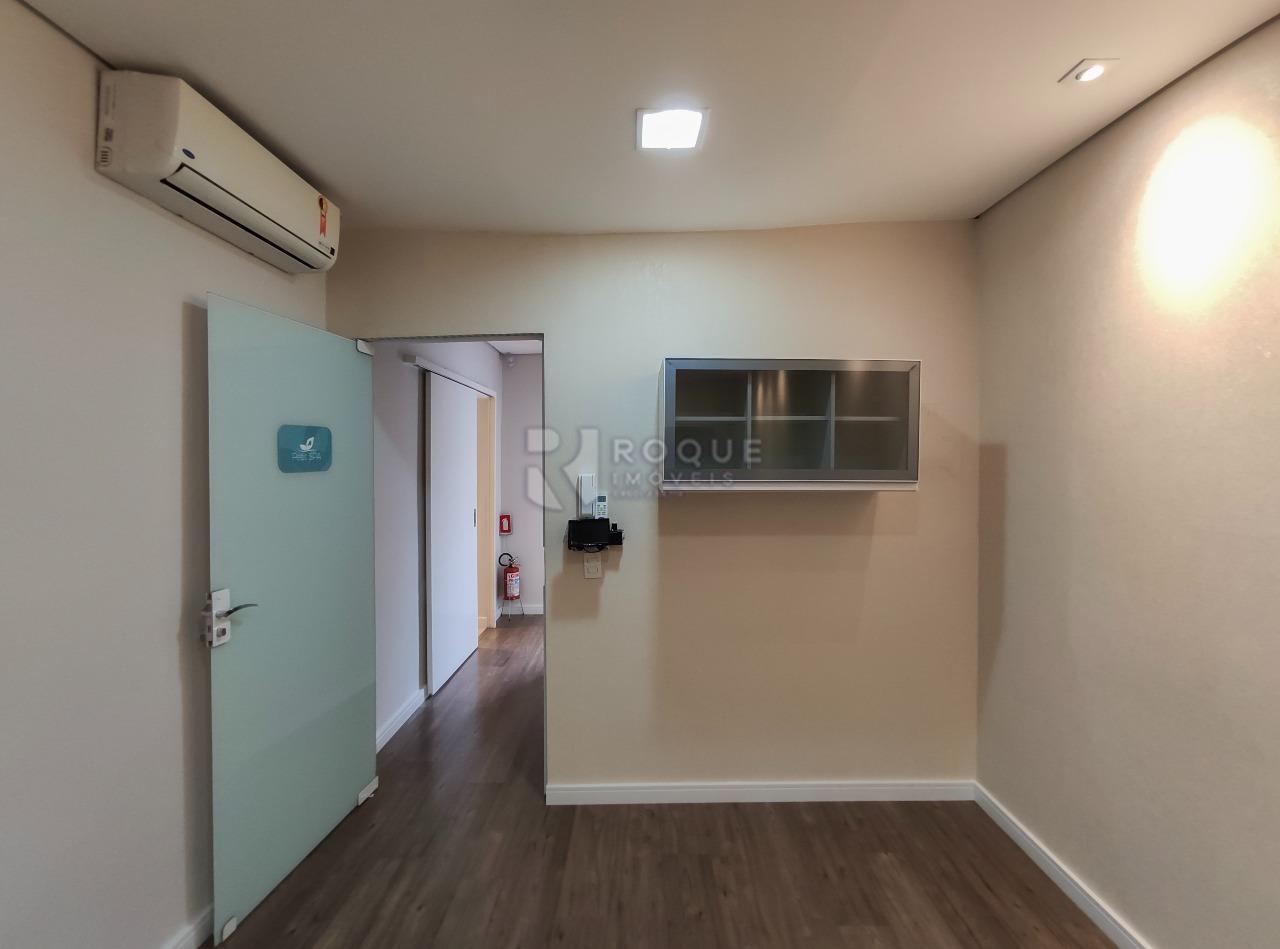 Casa Comercial para aluguel no bairro Centro: Sala 7