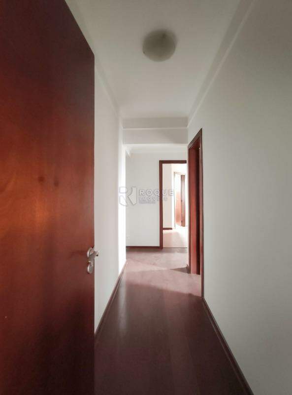 Apartamento para aluguel no bairro Centro: Hall 