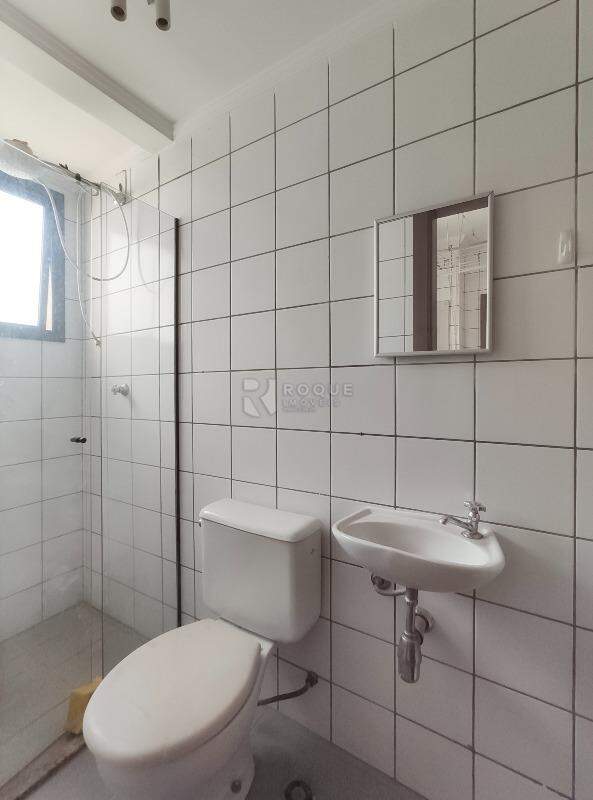 Apartamento para aluguel no bairro Centro: WC fundo 