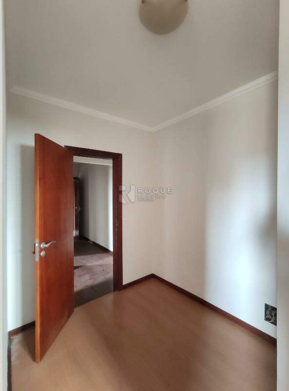 Apartamento para aluguel no bairro Centro: Dormitório 3 suíte 