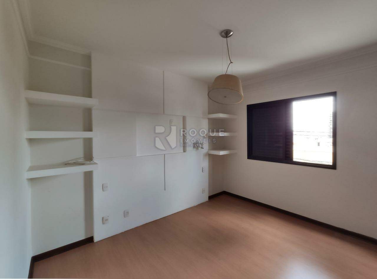 Apartamento para aluguel no bairro Centro: Dormitório 3 suíte 