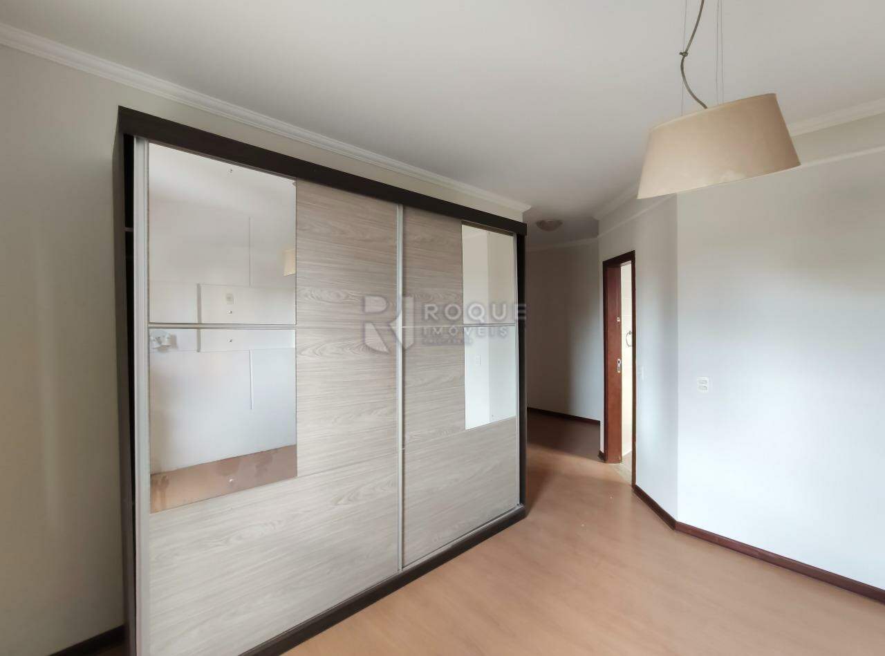 Apartamento para aluguel no bairro Centro: Dormitório 3 suíte 