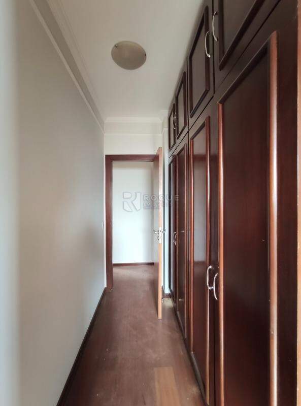 Apartamento para aluguel no bairro Centro: Dormitório 4 suíte 