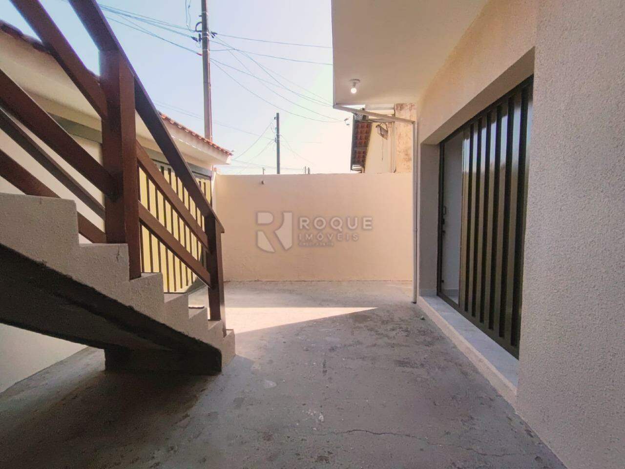 Casa Residencial para aluguel no bairro Jardim Residencial Dona Santina Paroli Peccinini: Quintal