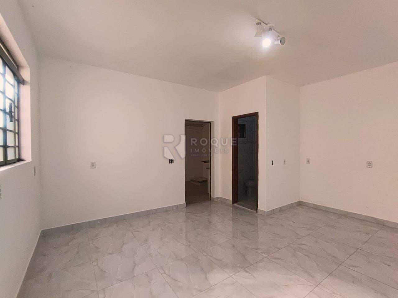 Casa Residencial para aluguel no bairro Jardim Residencial Dona Santina Paroli Peccinini: Salão