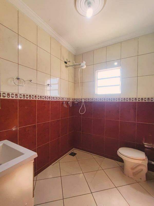 Casa Residencial para aluguel no bairro Jardim Residencial Dona Santina Paroli Peccinini: WC 1