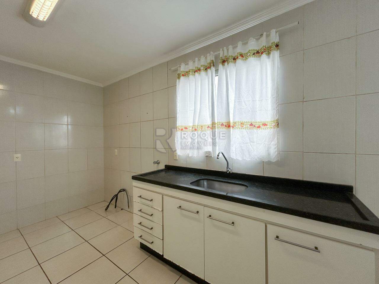 Apartamento para aluguel no bairro Jardim Ouro Verde: Cozinha