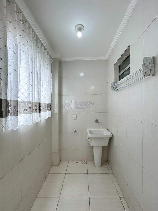 Apartamento para aluguel no bairro Jardim Ouro Verde: Área de serviço 