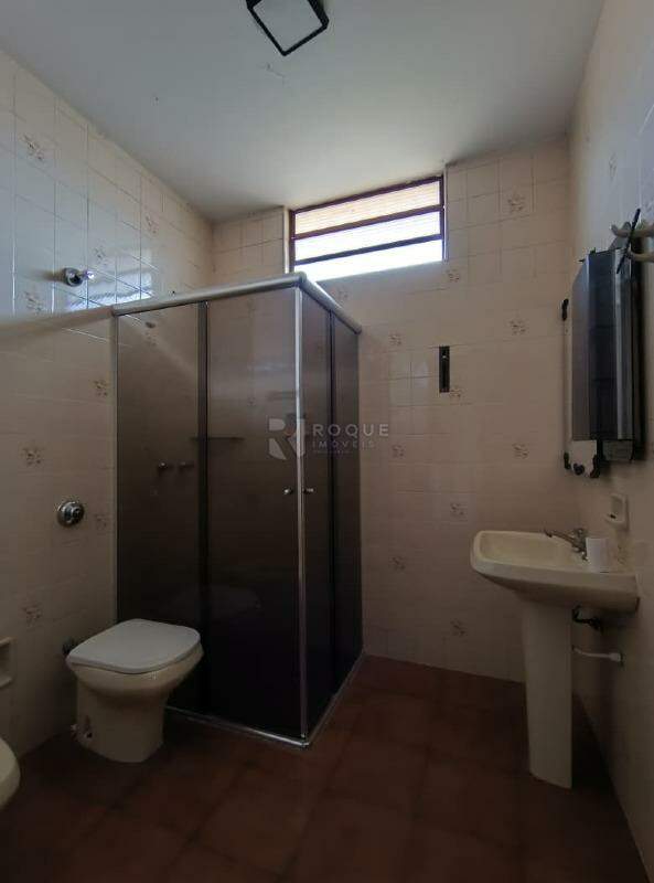 Casa Residencial para aluguel no bairro Jardim Esmeralda: Wc social