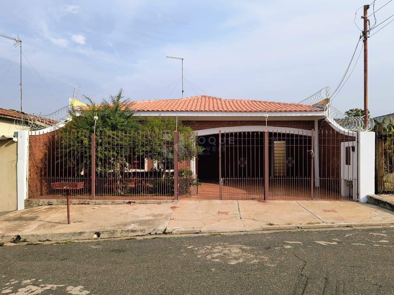 Casa Residencial para aluguel no bairro Jardim Esmeralda: Fachada
