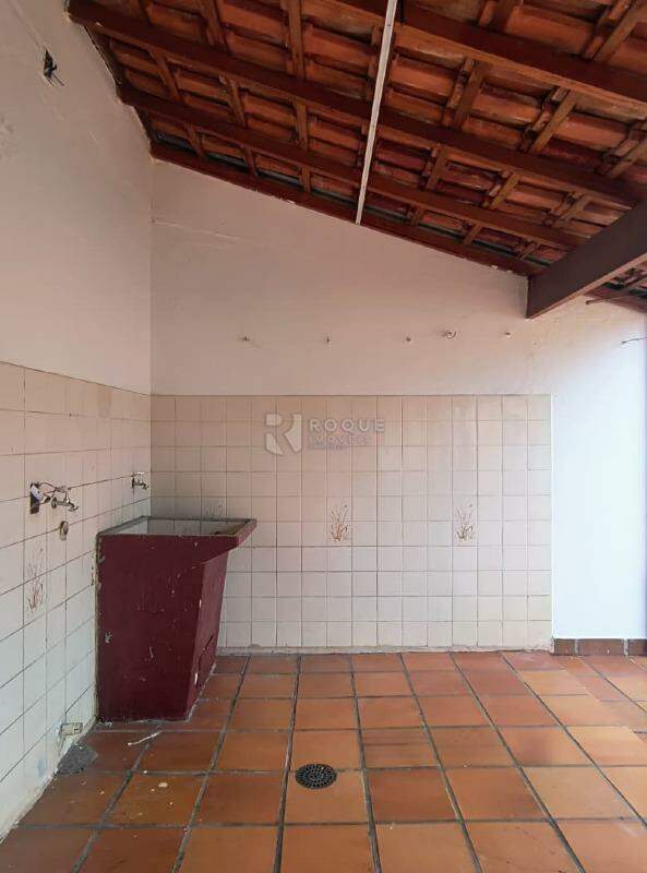 Casa Residencial para aluguel no bairro Jardim Esmeralda: Lavanderia
