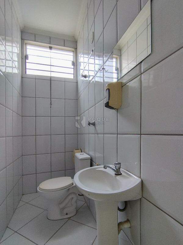 Salas/Conjuntos para aluguel no bairro Centro: WC 