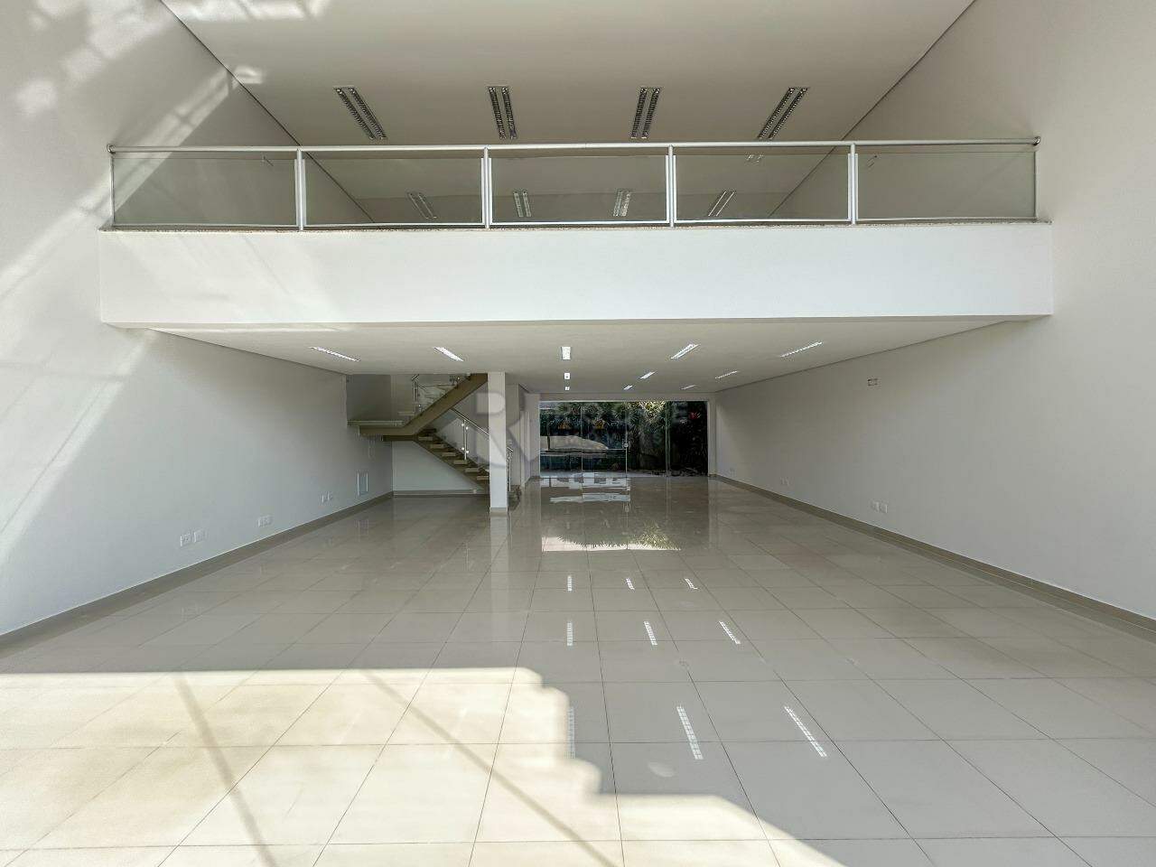 Salão para aluguel no bairro Vila São João: Salão 