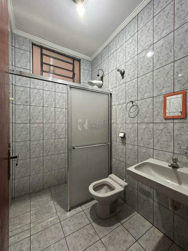 Casa Residencial para aluguel no bairro Jardim Residencial Roseira: WC social 
