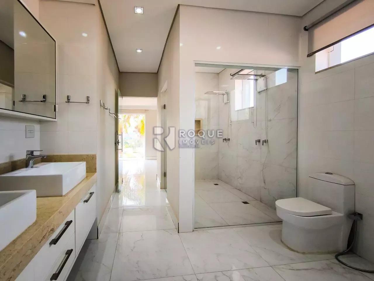 Casa em condomínio para aluguel no bairro Parque São Bento: WC Suíte Master