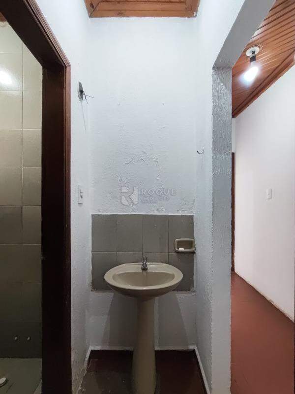 Casa Residencial para aluguel no bairro Jardim Morro Azul: Lavatório 