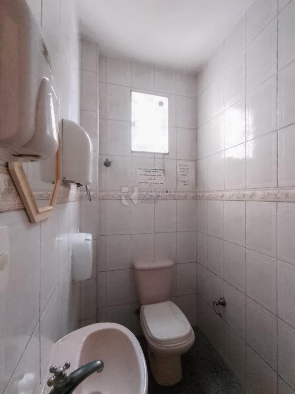 Salas/Conjuntos para aluguel no bairro Centro: WC 02 Sala 06