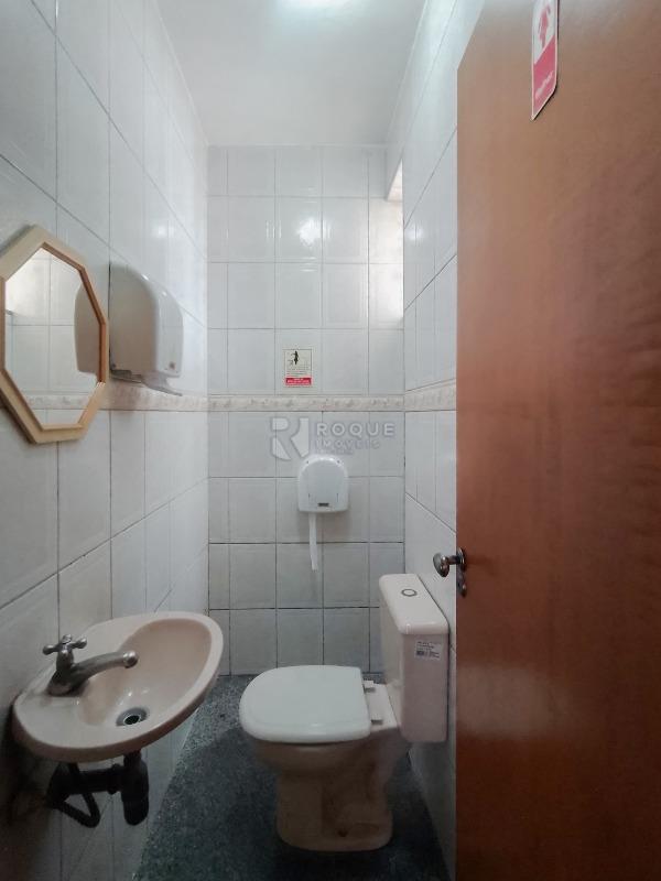 Salas/Conjuntos para aluguel no bairro Centro: WC 01 Sala 06