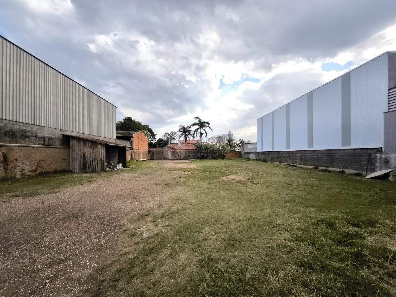 Barracão/Galpão para aluguel no bairro Jardim do Lago: Área externa