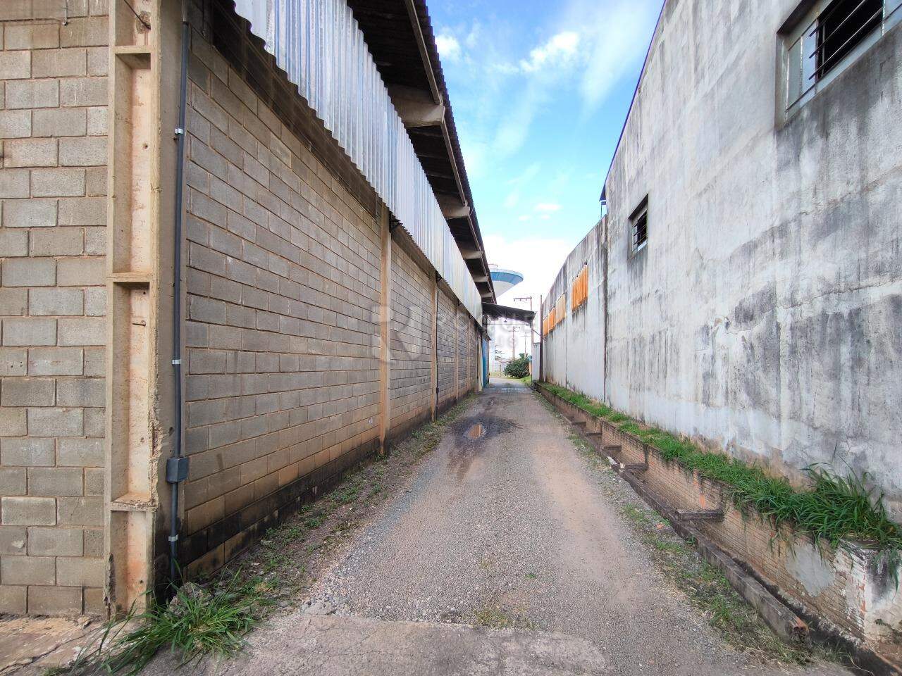 Barracão/Galpão para aluguel no bairro Jardim do Lago: Área externa
