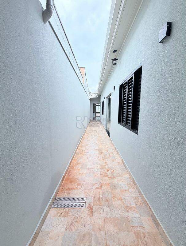 Casa Residencial para aluguel no bairro Jardim Nossa Senhora de Fátima: Corredor