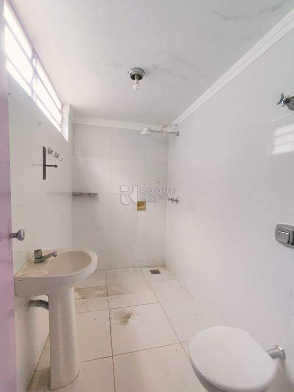 Casa Residencial para aluguel no bairro Vila Claudia: WC