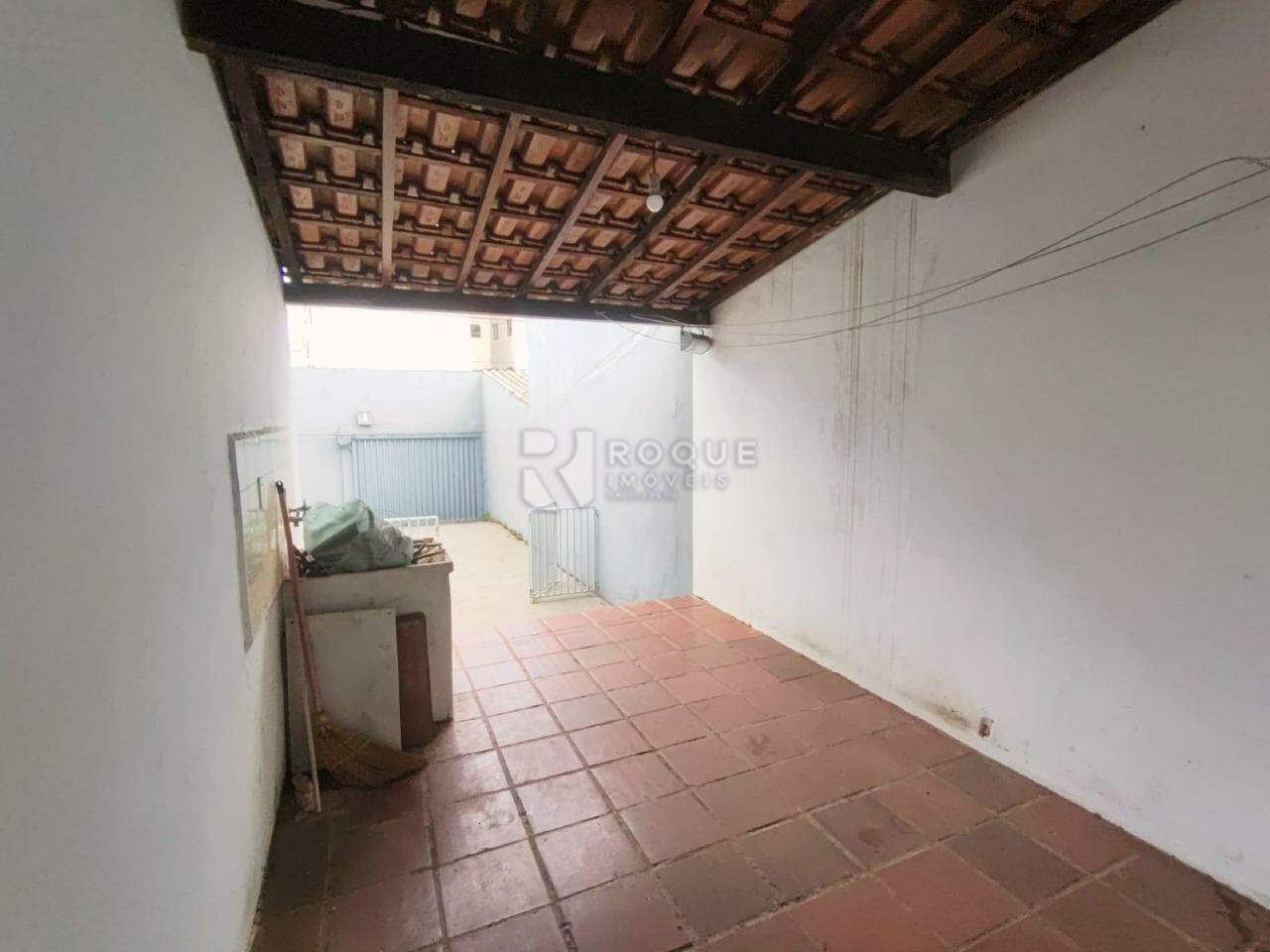 Casa Residencial para aluguel no bairro Vila Claudia: Lavanderia