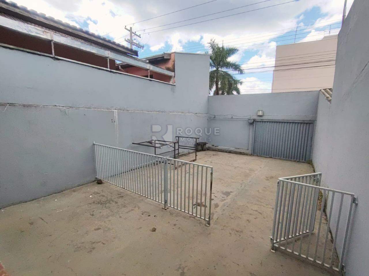 Casa Residencial para aluguel no bairro Vila Claudia: Quintal