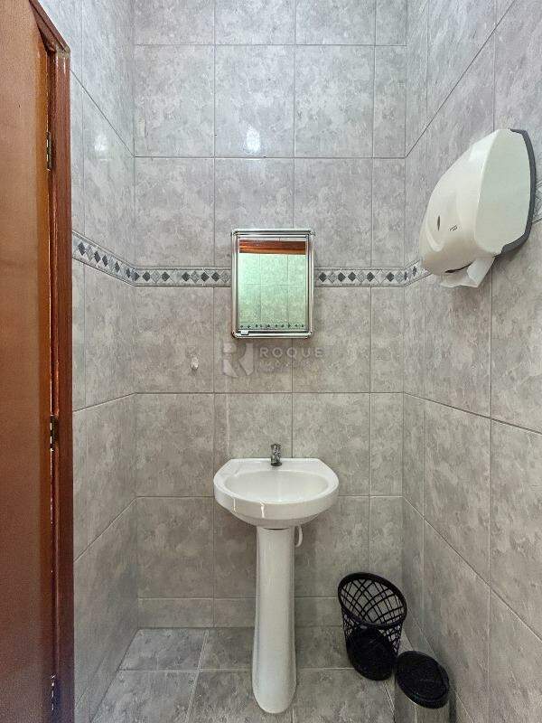 Barracão/Galpão para aluguel no bairro Jardim Porto Real: WC social superior