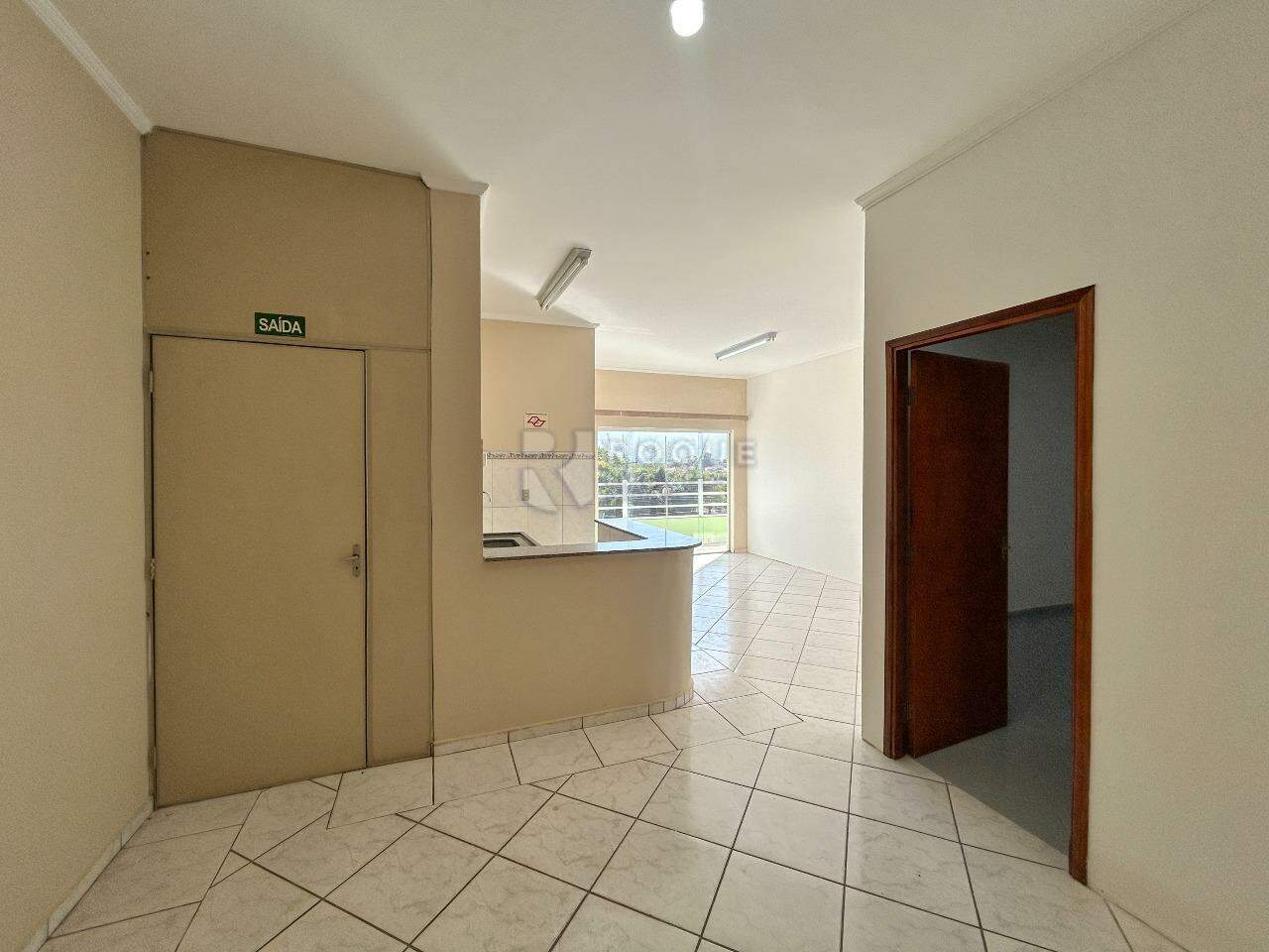 Barracão/Galpão para aluguel no bairro Jardim Porto Real: Sala superior