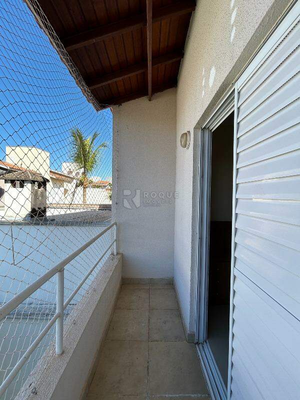Casa em condomínio para aluguel no bairro Residencial Villa do Sol: Sacada 
