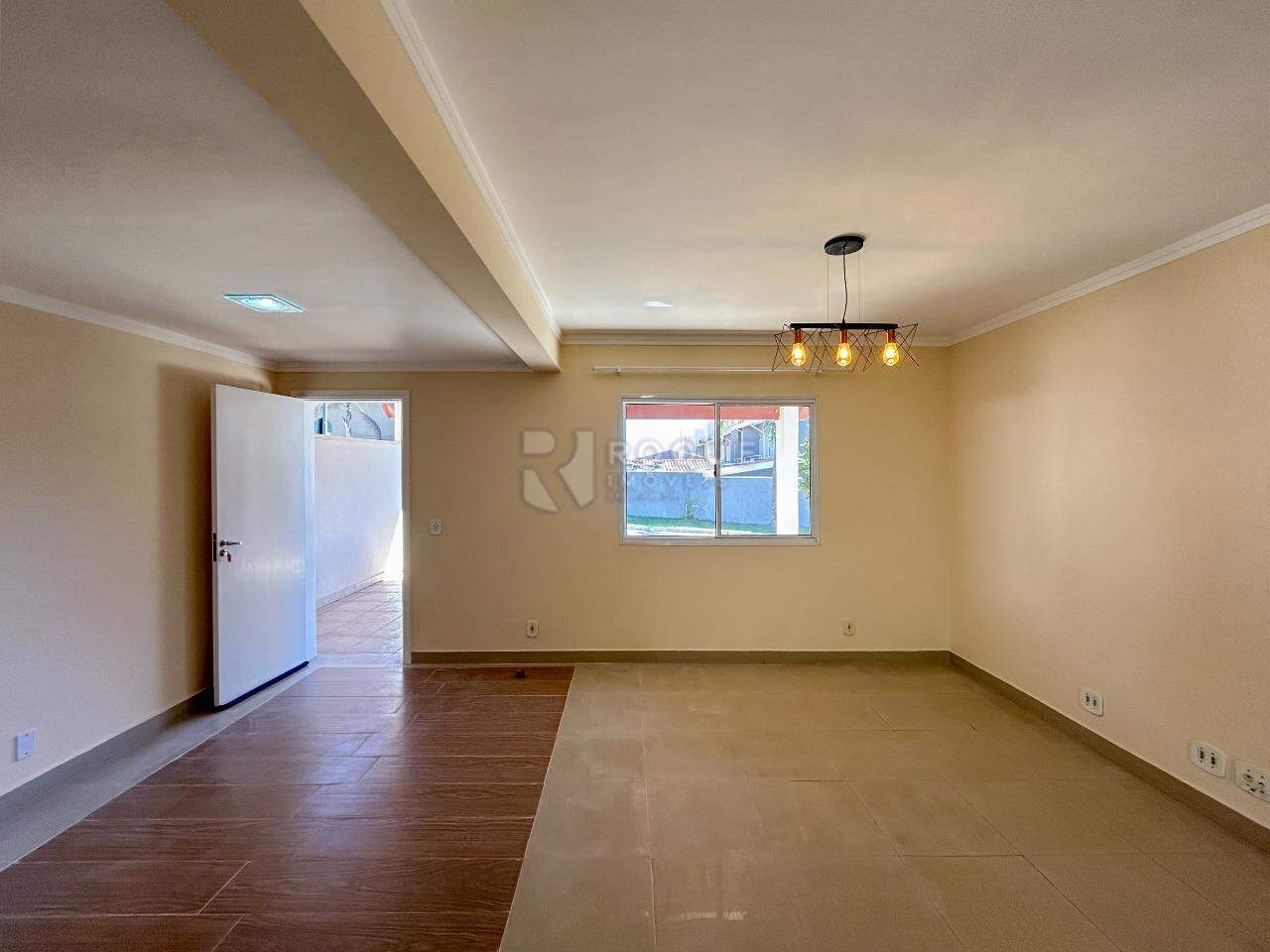 Casa em condomínio para aluguel no bairro Residencial Villa do Sol: Sala 