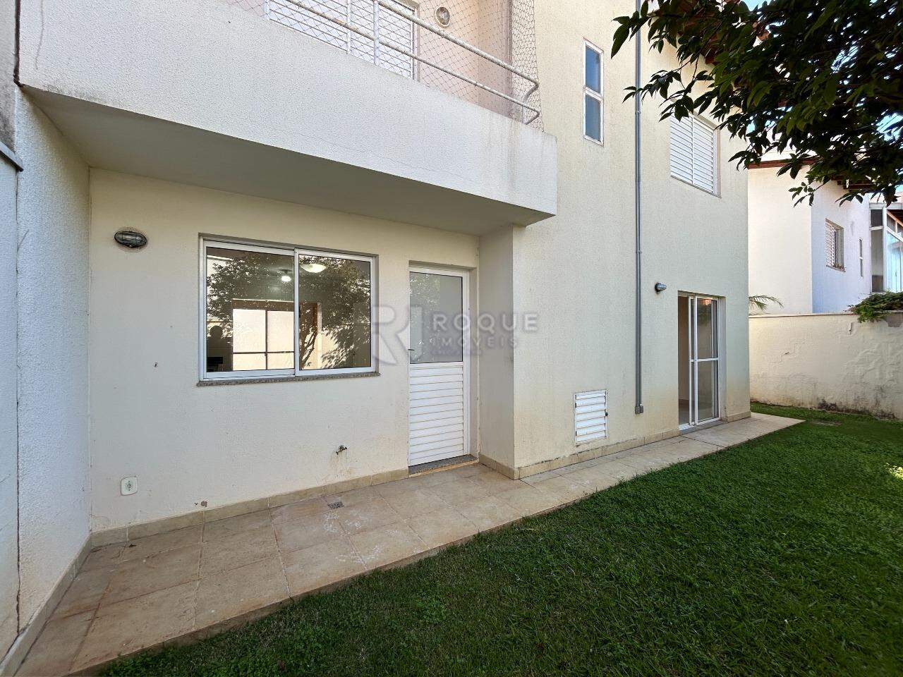 Casa em condomínio para aluguel no bairro Residencial Villa do Sol: Fundo 
