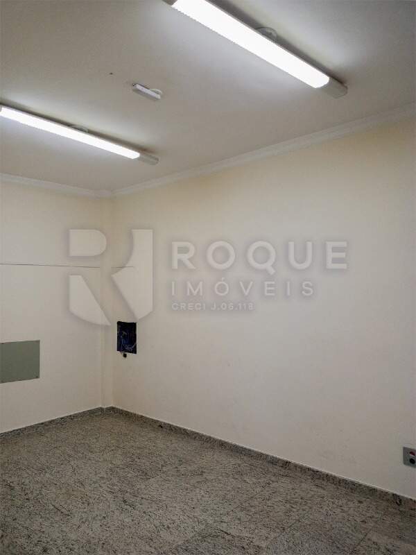Casa Comercial para aluguel no bairro Centro: Sala 3