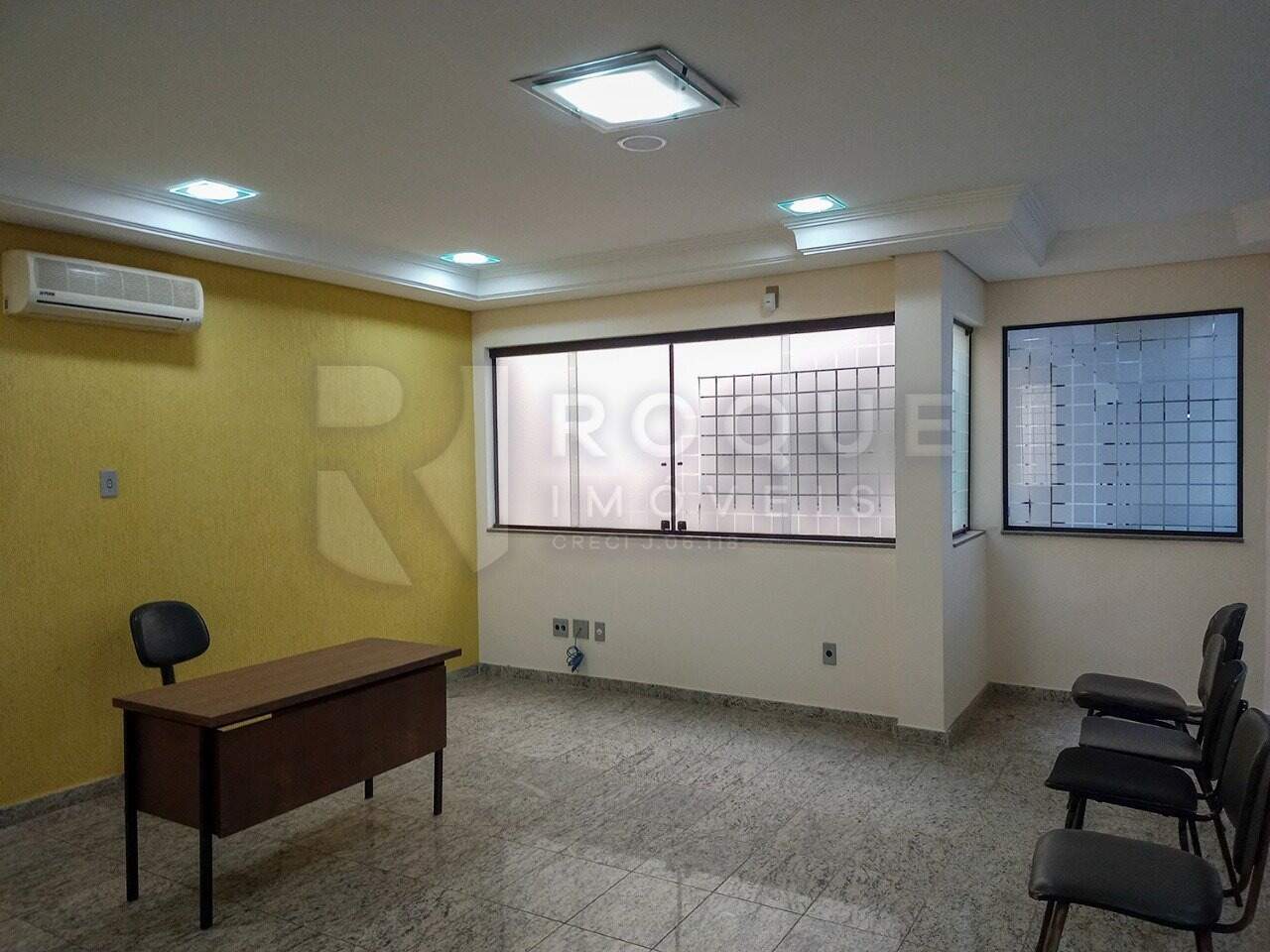 Casa Comercial para aluguel no bairro Centro: Sala 5