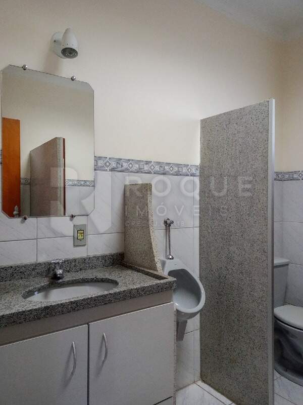 Casa Comercial para aluguel no bairro Centro: WC comunitário 1